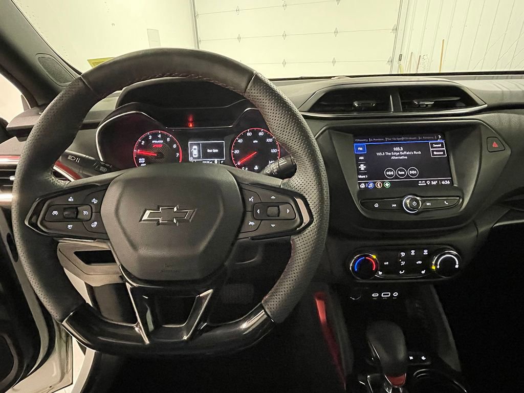 Used 2023 Chevrolet TrailBlazer RS FWD image 36