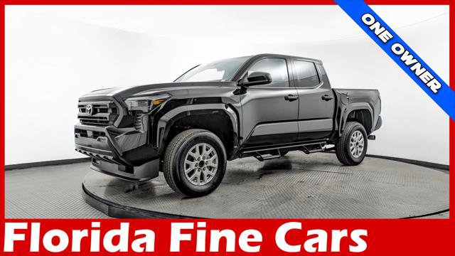 Used 2025 Toyota Tacoma SR image 1