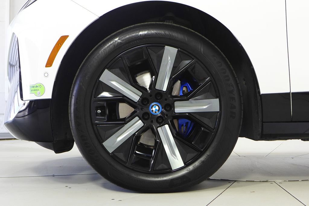 Certified 2023 BMW iX xDrive50 w/ Sport Package AWD/4WD image 5