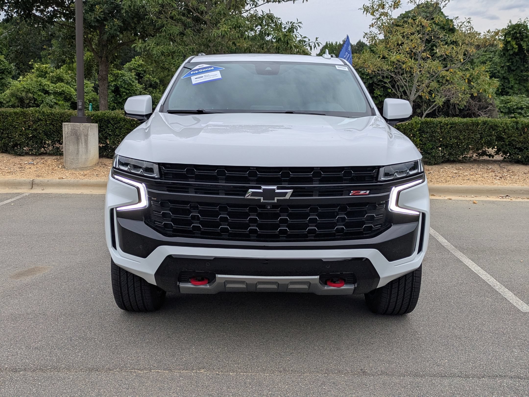 Used 2023 Chevrolet Tahoe Z71 w/ Luxury Package AWD/4WD image 9