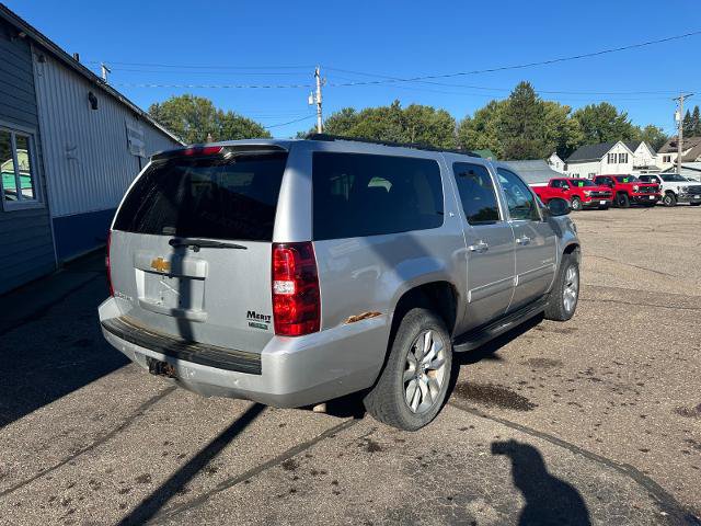 Used 2012 Chevrolet Suburban LT w/ Luxury Package AWD/4WD image 4