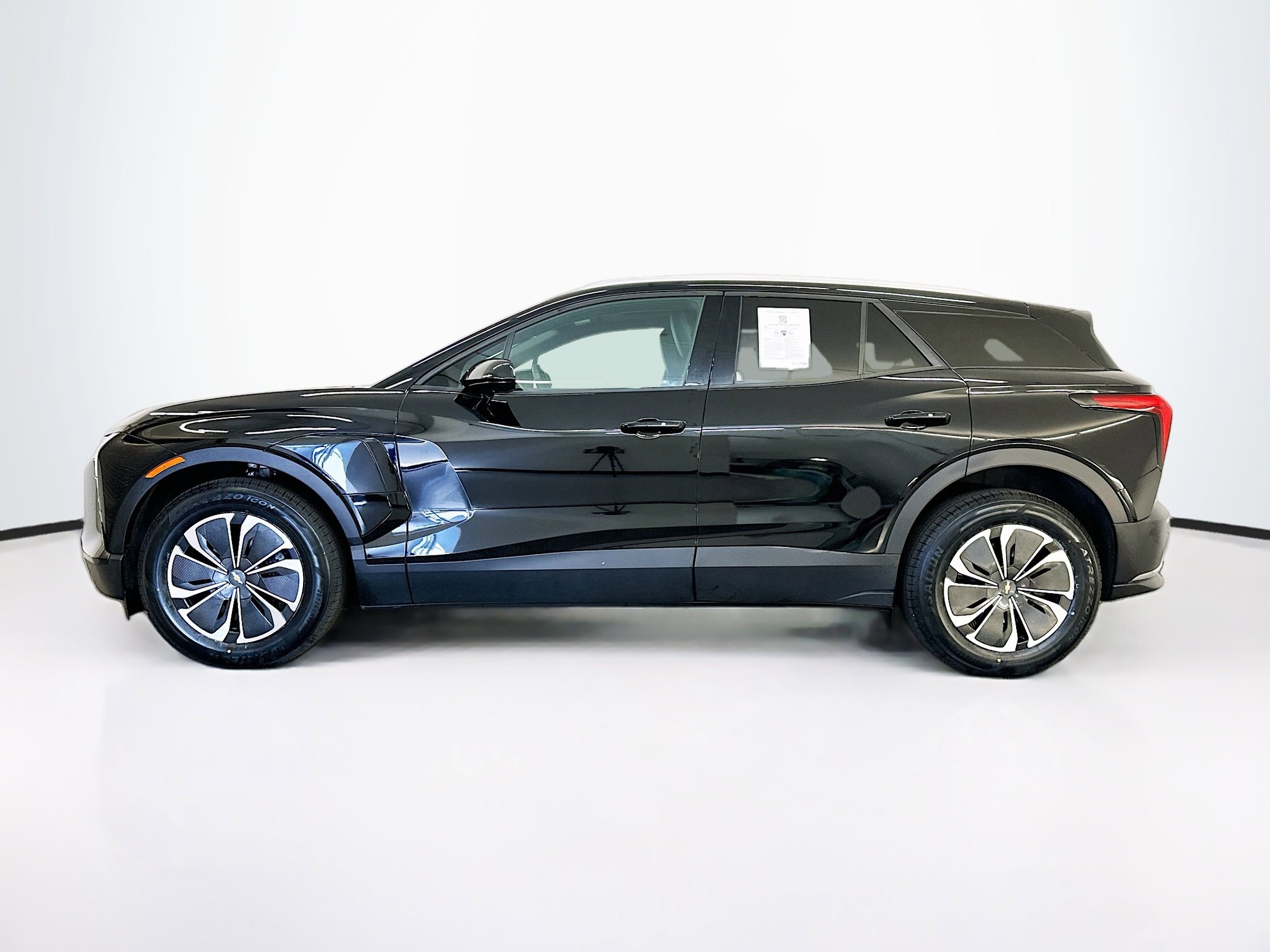 Used 2024 Chevrolet Blazer EV LT AWD/4WD image 4