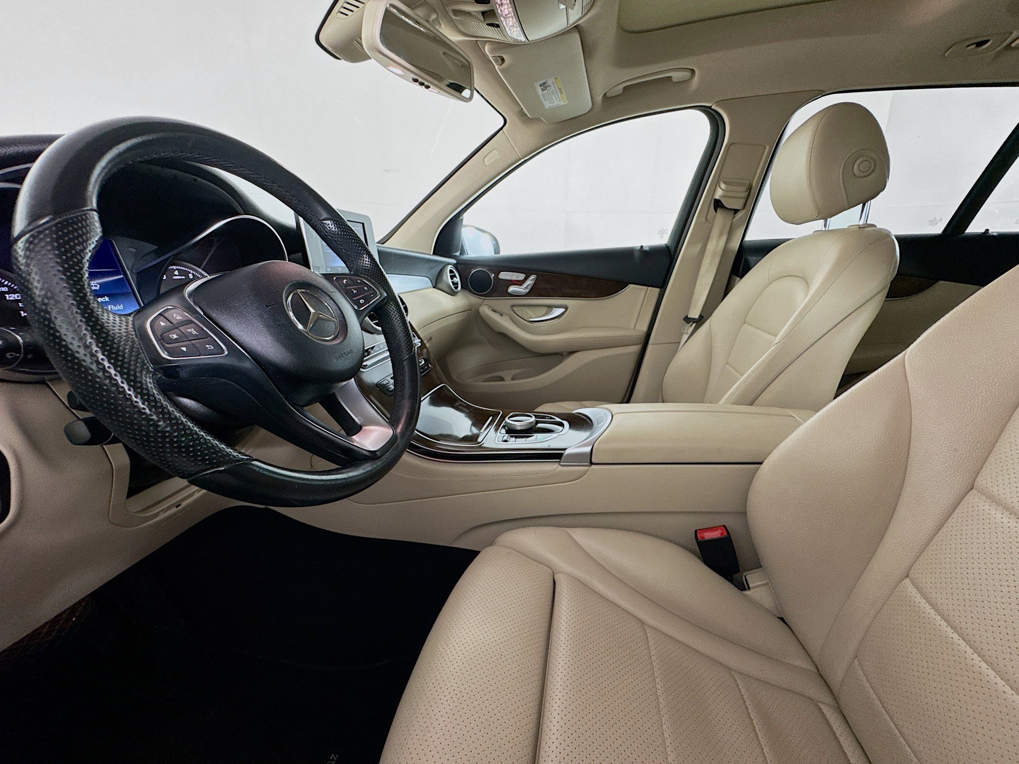 Used 2017 Mercedes-Benz GLC 300 w/ Premium 1 Package image 19