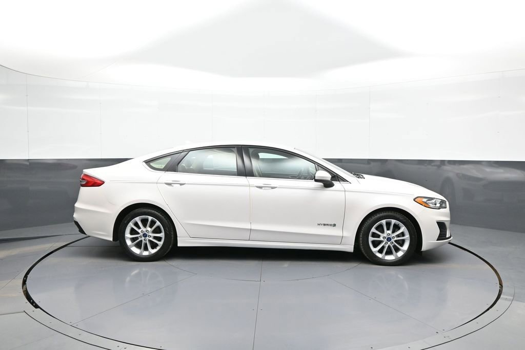 Used 2019 Ford Fusion SE FWD image 5