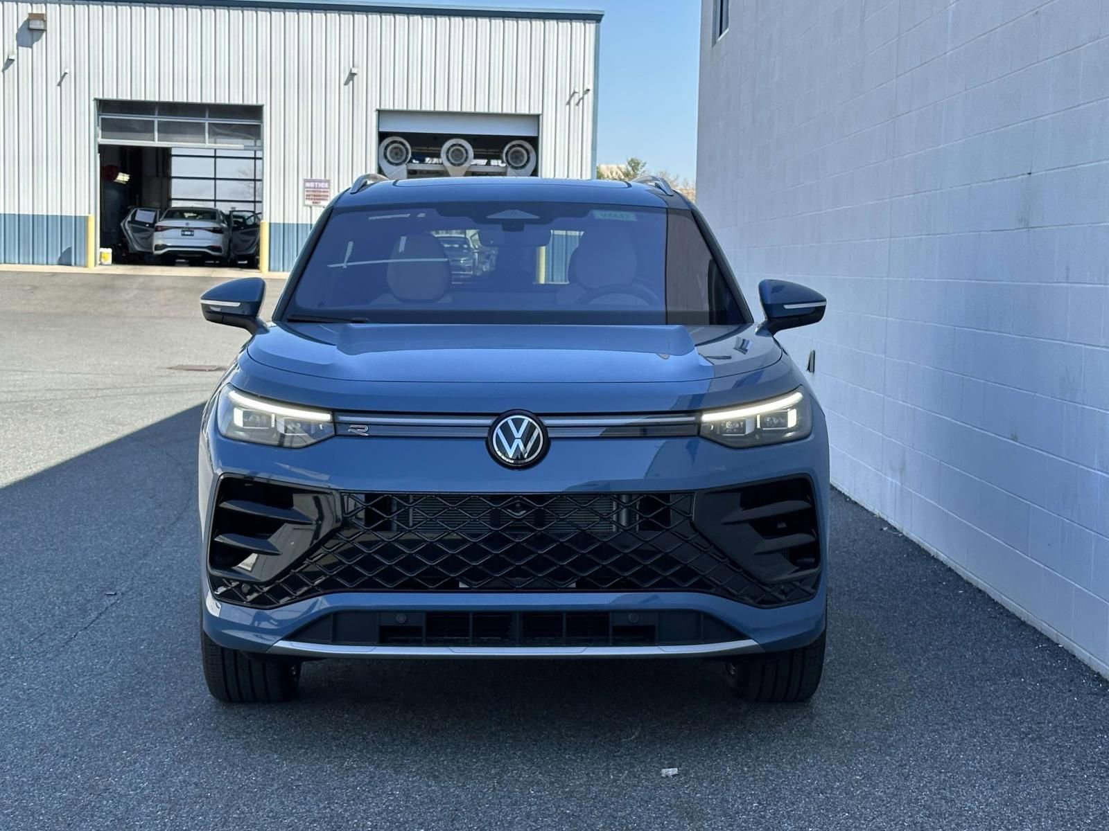 New 2026 Volkswagen Tiguan SEL R-Line image 9