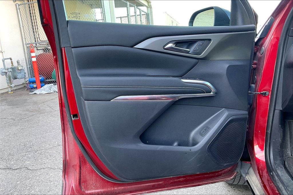 Used 2024 Chevrolet Traverse LT FWD image 22