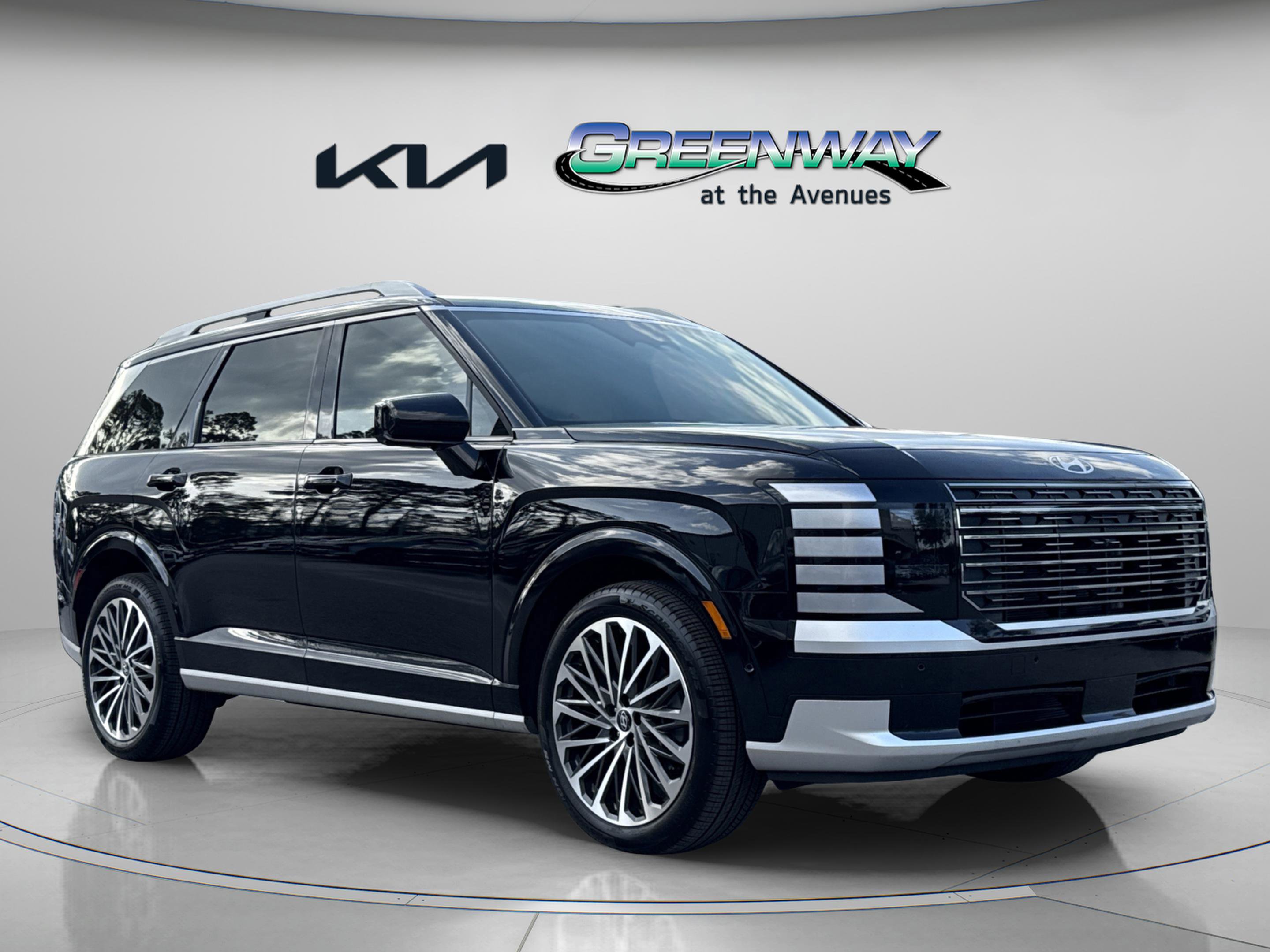 Used 2026 Hyundai Palisade Calligraphy image 2