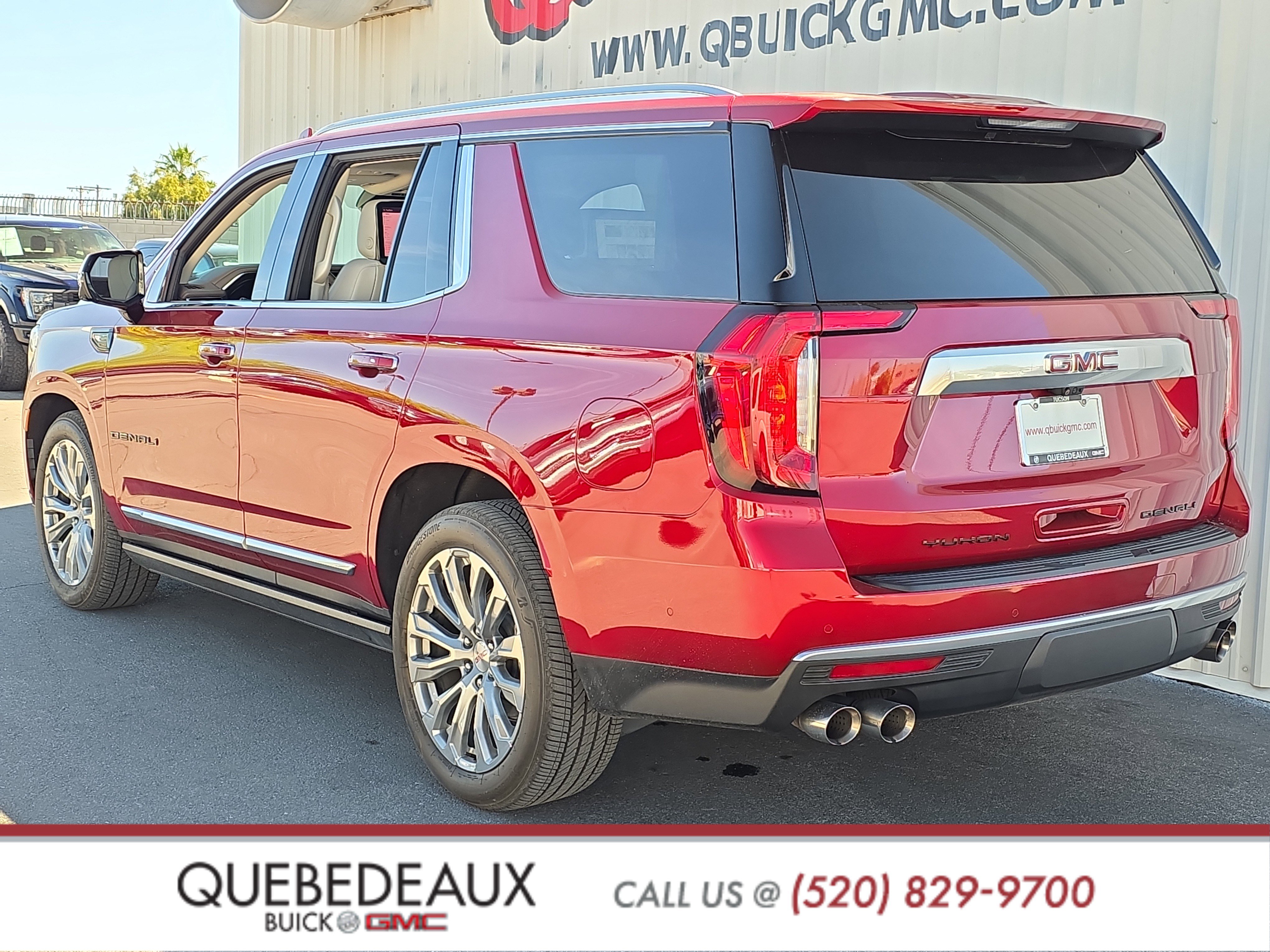 Used 2024 GMC Yukon Denali w/ Denali Reserve Package image 5