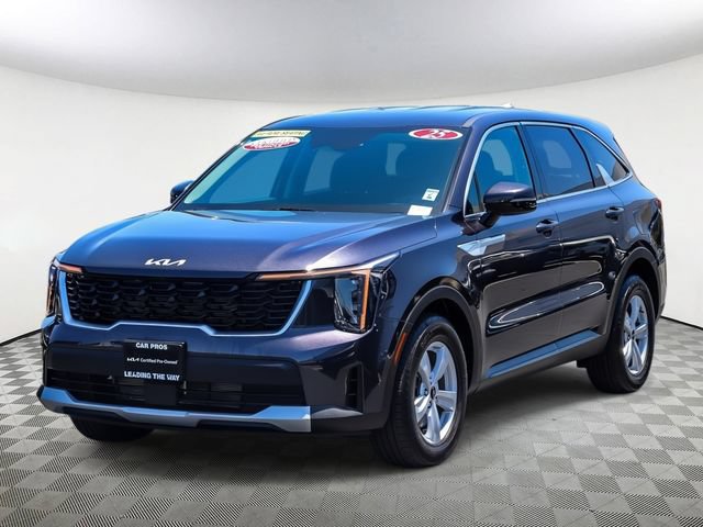 Certified 2025 Kia Sorento LX FWD image 5