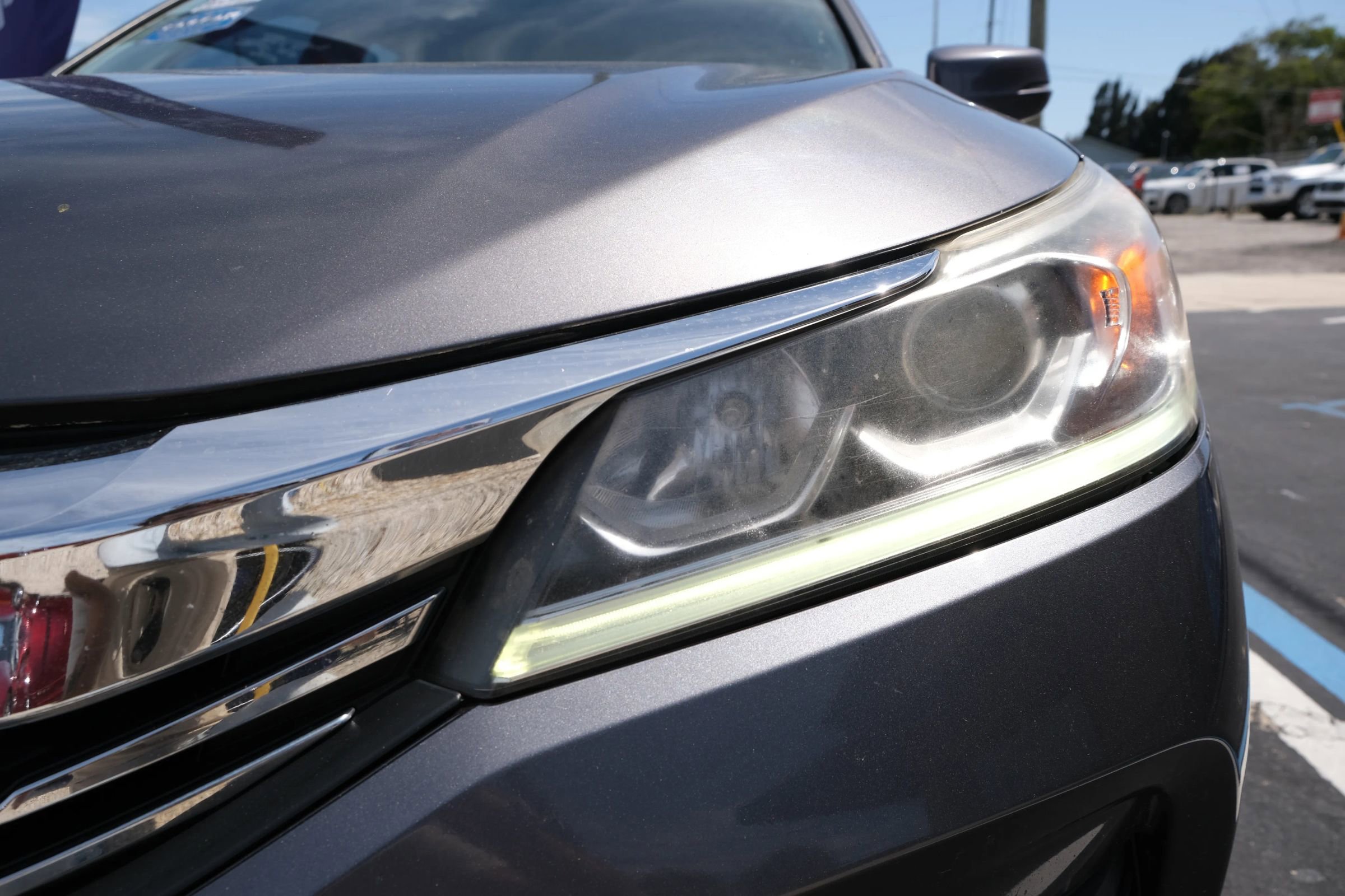 Used 2017 Honda Accord EX image 9