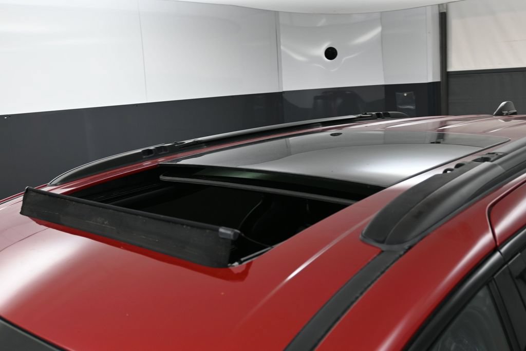 Used 2025 Chrysler Pacifica Limited FWD image 11