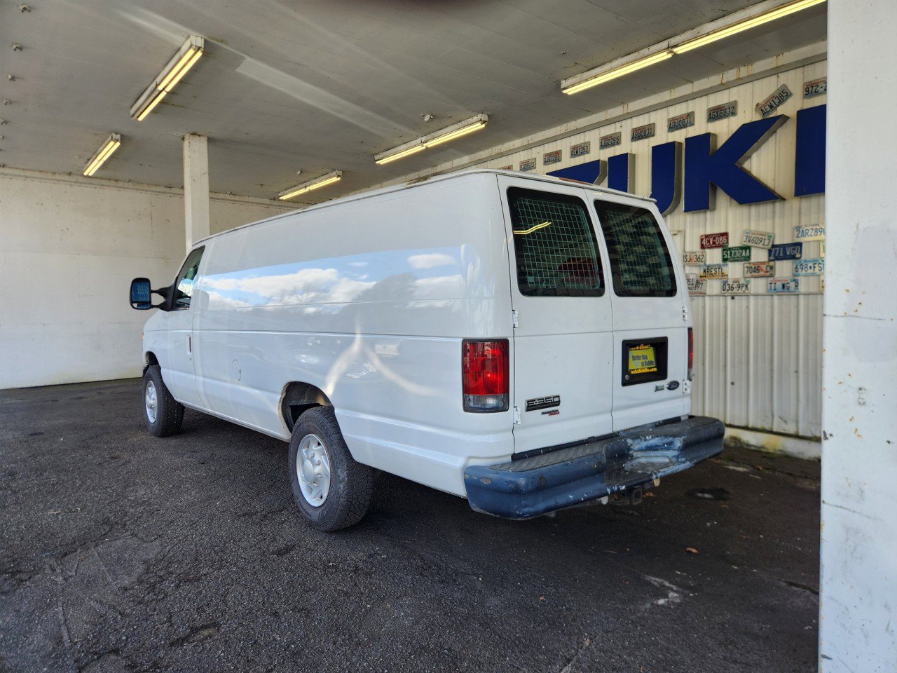 Used 2011 Ford E-350 and Econoline 350 Extended Super Duty image 7
