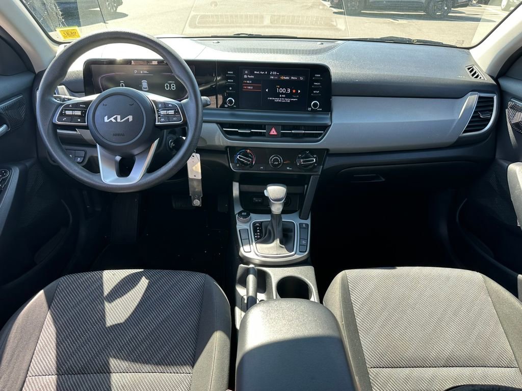 Used 2024 Kia Seltos LX AWD/4WD image 11