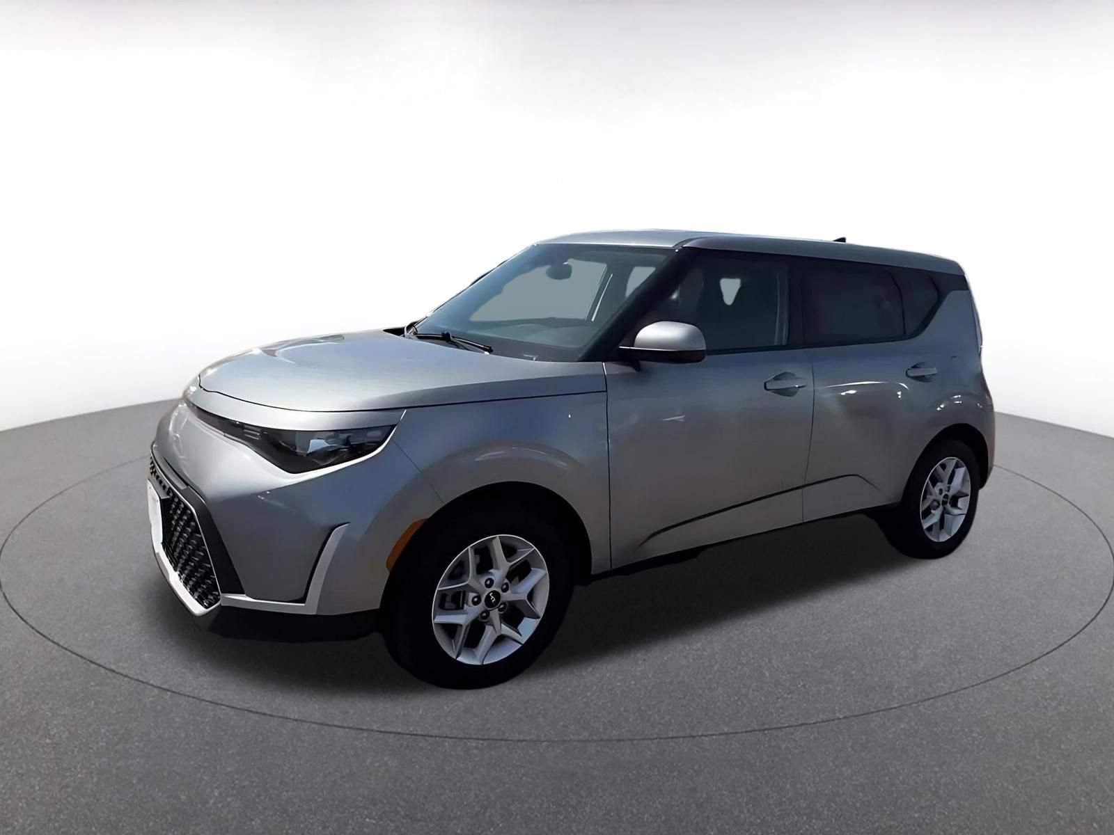 Used 2025 Kia Soul LX w/ LX Technology Package FWD image 8