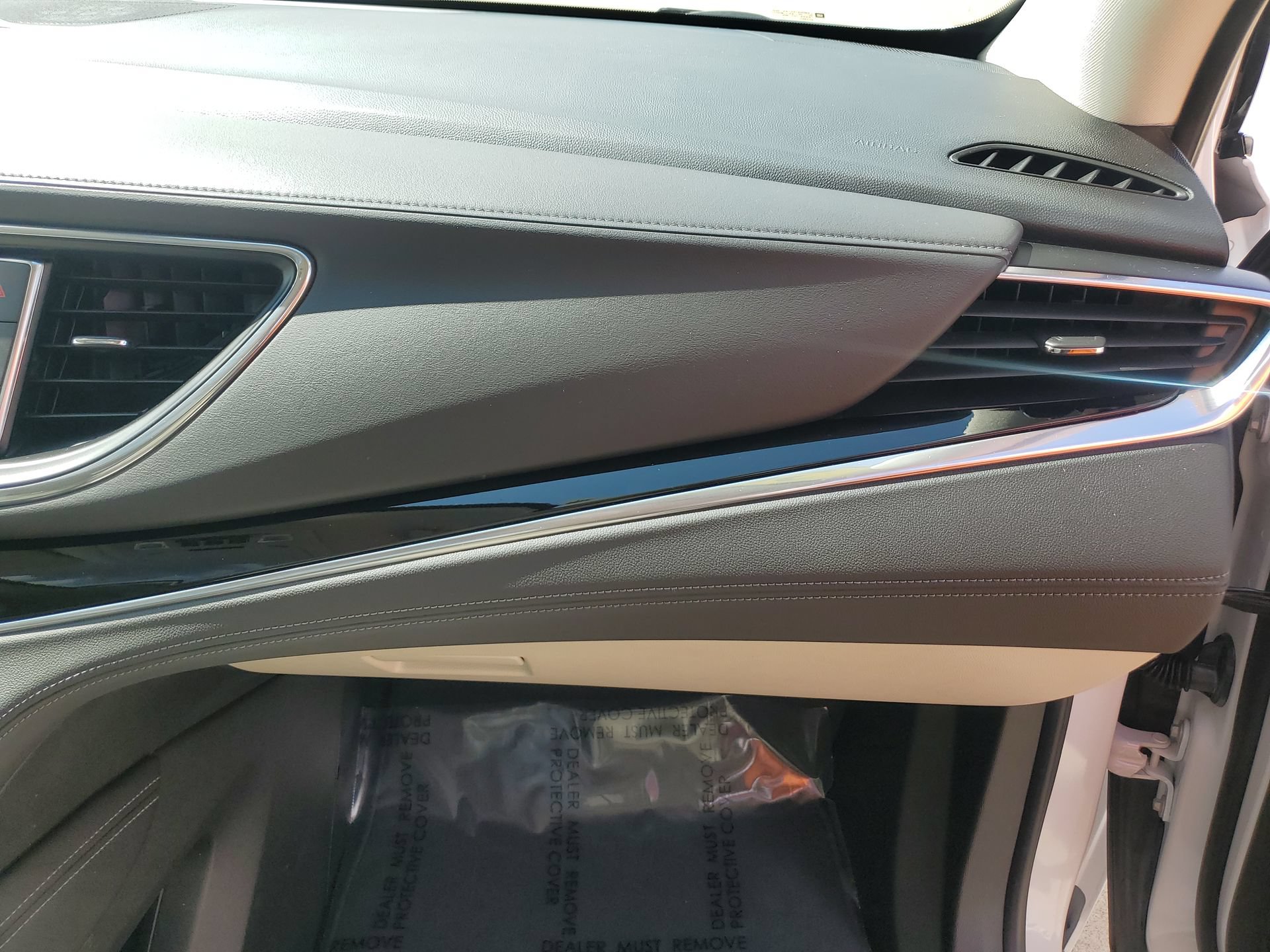 Used 2022 Buick Enclave Avenir AWD/4WD image 36