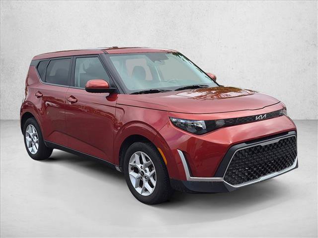 Used 2024 Kia Soul LX w/ Option Group 015 FWD image 3
