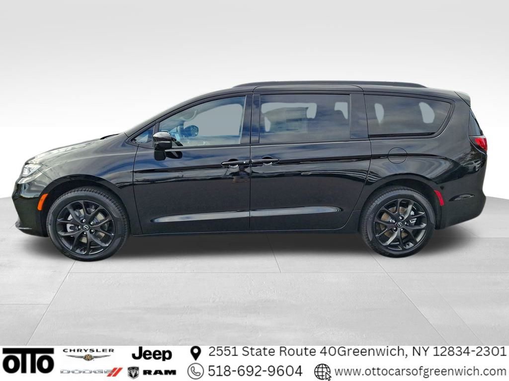 New 2026 Chrysler Pacifica Limited w/ S Appearance Package image 5