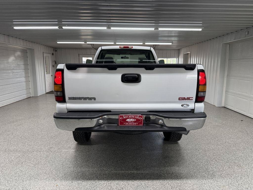 Used 2005 GMC Sierra 2500 W/T AWD/4WD image 5