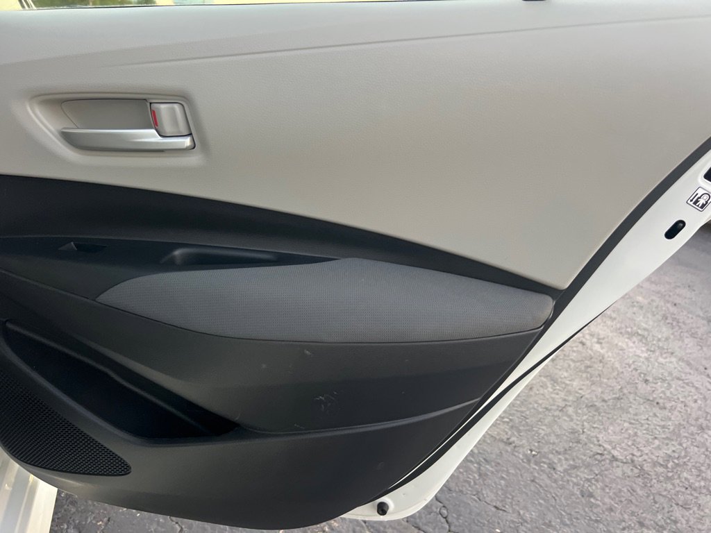 Used 2021 Toyota Corolla LE image 14