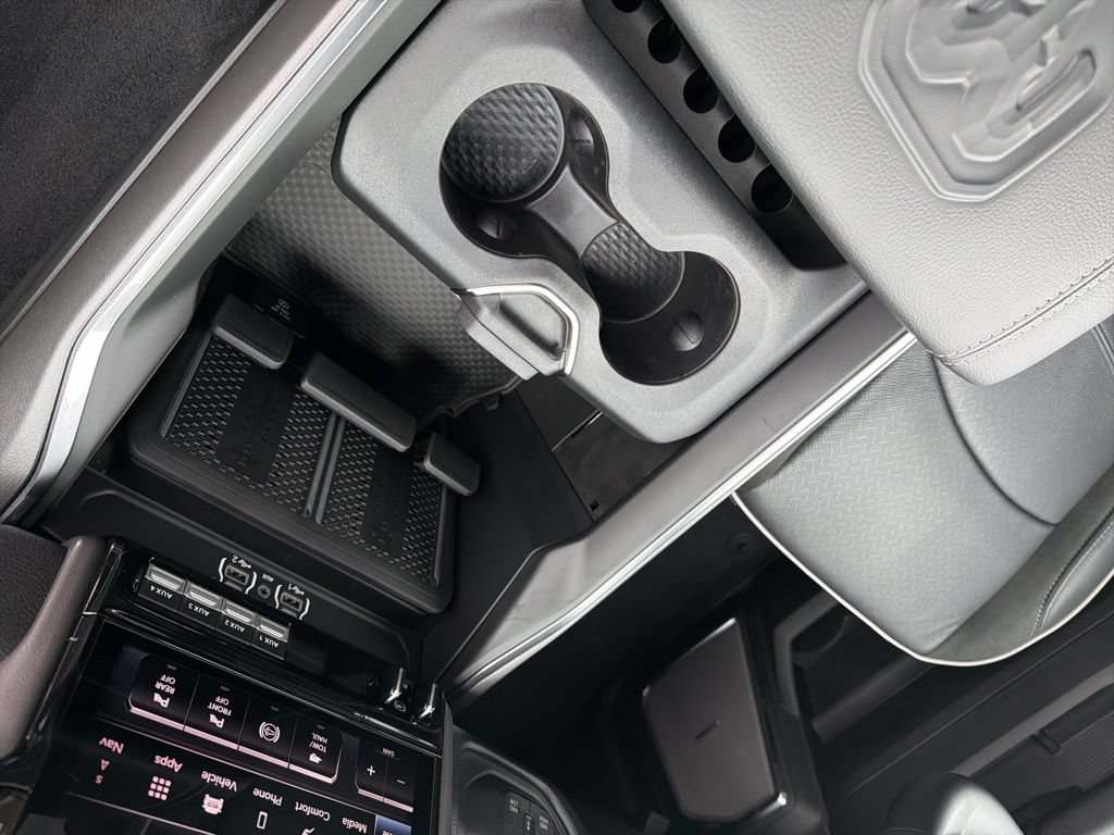 New 2026 RAM 2500 Laramie AWD/4WD image 12