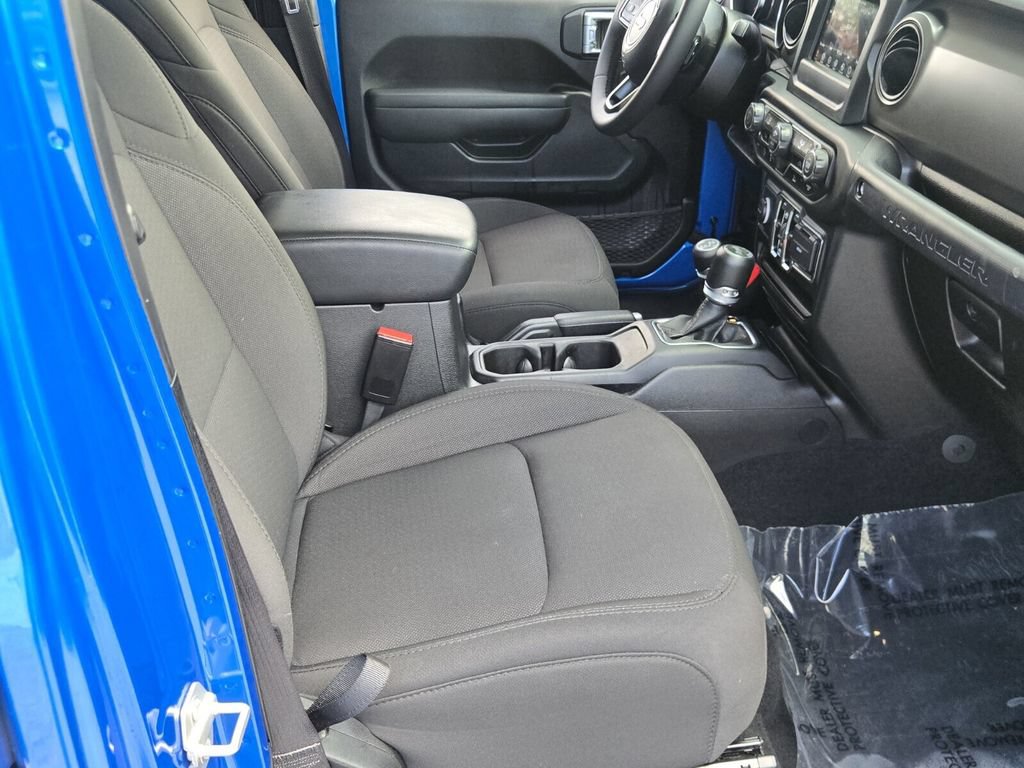 Used 2023 Jeep Wrangler Unlimited Sport AWD/4WD image 16