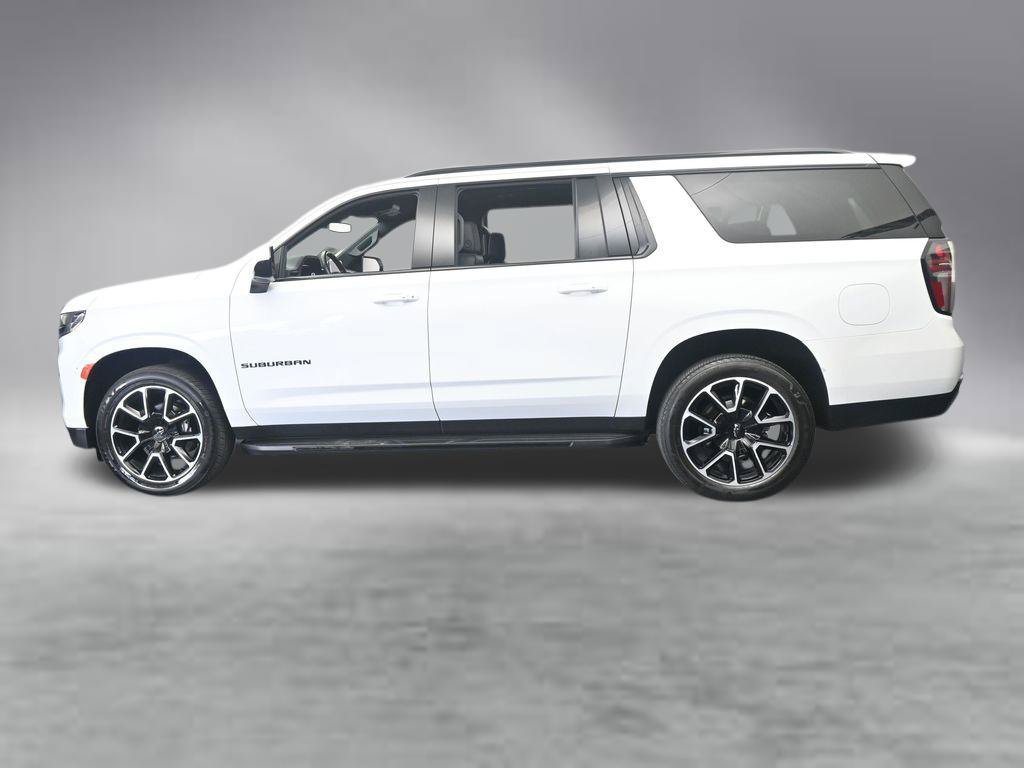 Used 2024 Chevrolet Suburban RST RWD image 3