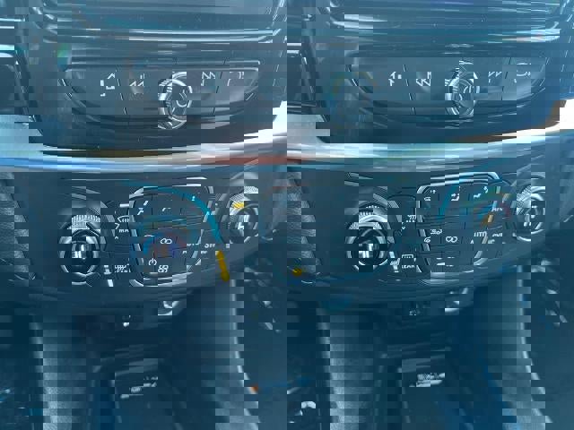 Used 2023 Chevrolet Traverse LT image 14