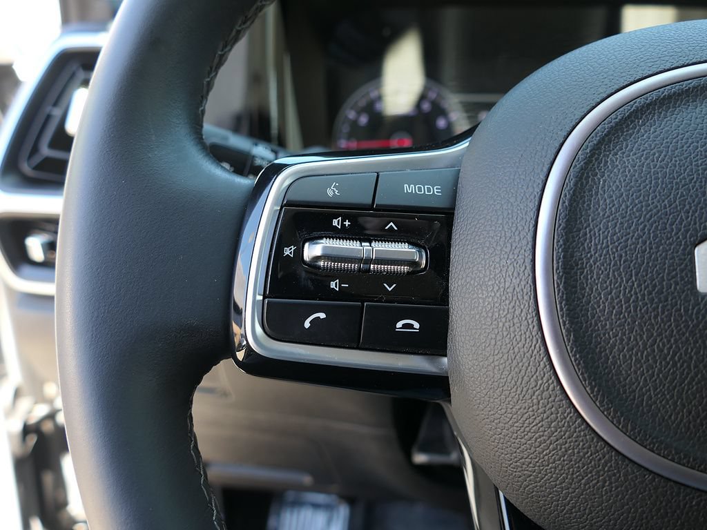 Used 2023 Kia Sorento EX w/ Panoramic Sunroof Package FWD image 15