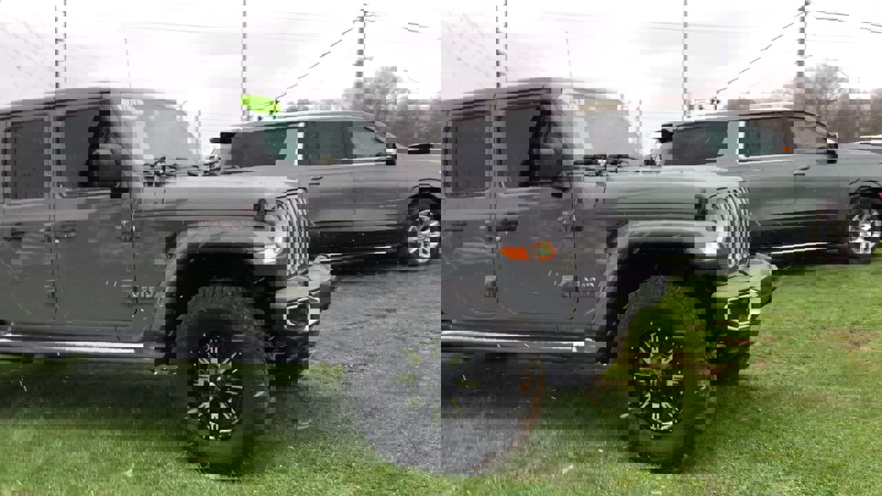 Used 2021 Jeep Gladiator Overland w/ Popular Equipment Package image 2