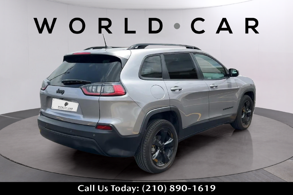 Used 2021 Jeep Cherokee Latitude Plus FWD image 3