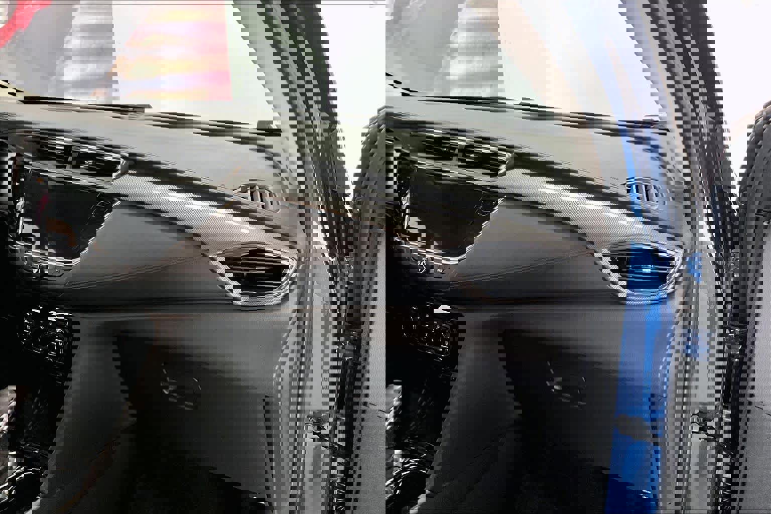 Used 2023 Buick Encore GX Select w/ Safety Package II AWD/4WD image 19