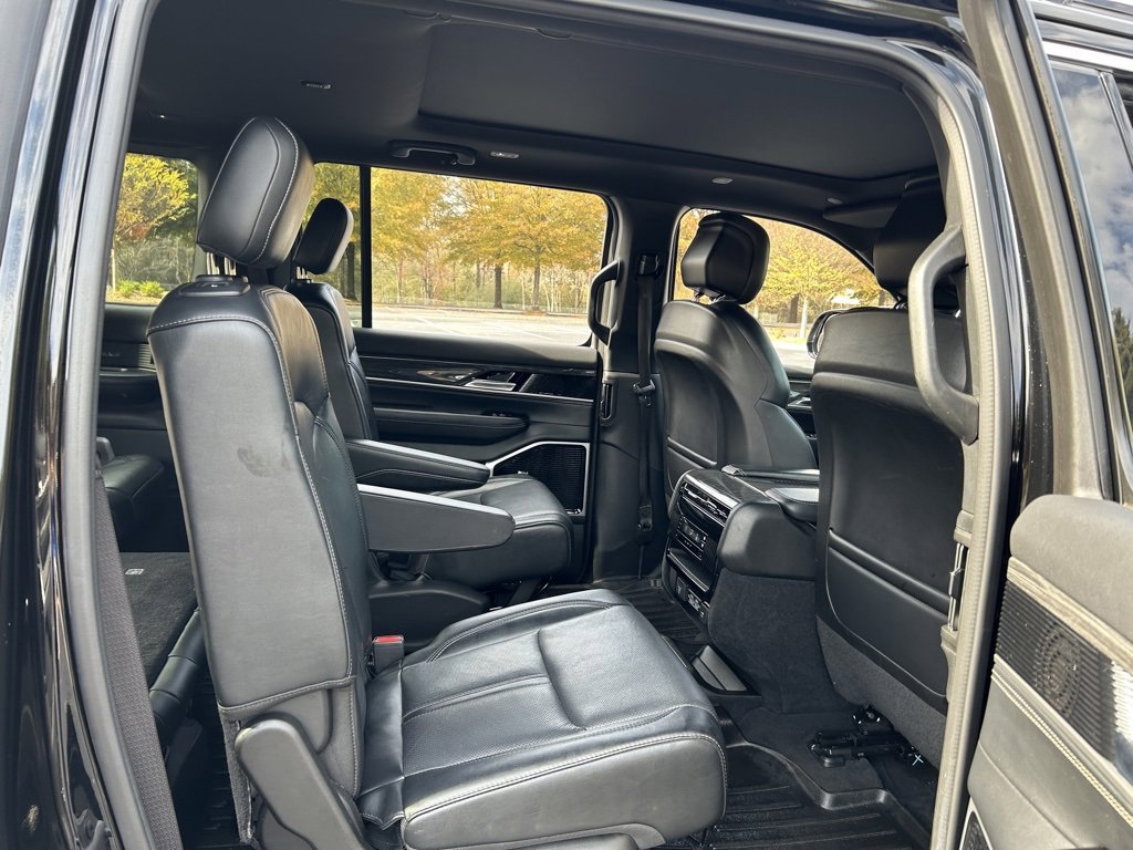 Used 2022 Jeep Wagoneer Series III w/ Premium Group I image 50