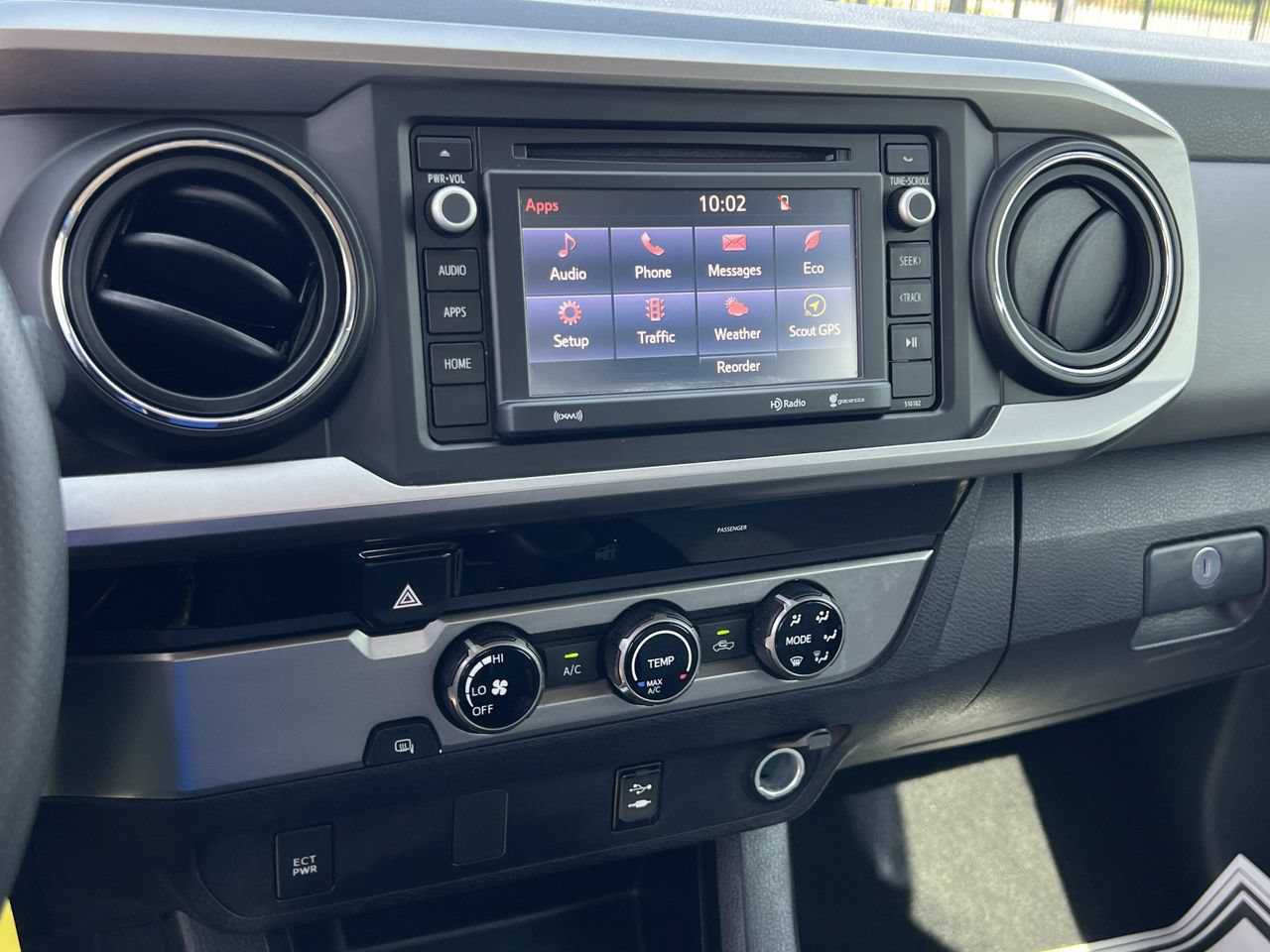 Used 2017 Toyota Tacoma SR5 w/ Tow Package RWD image 15