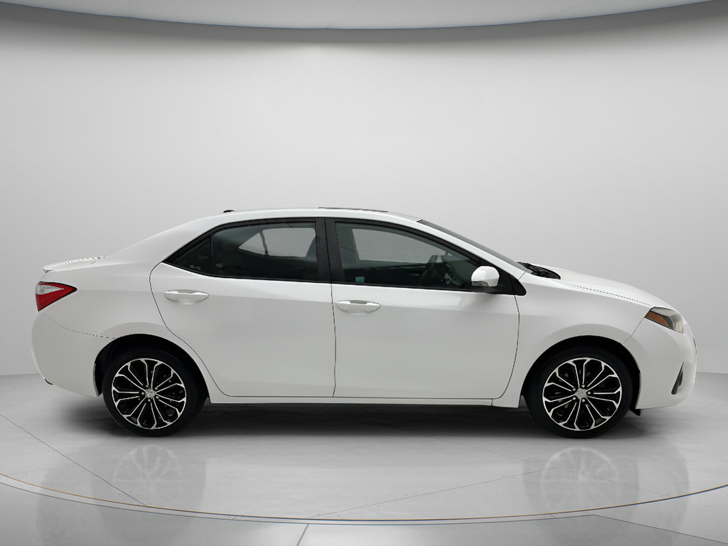 Used 2015 Toyota Corolla S FWD image 3
