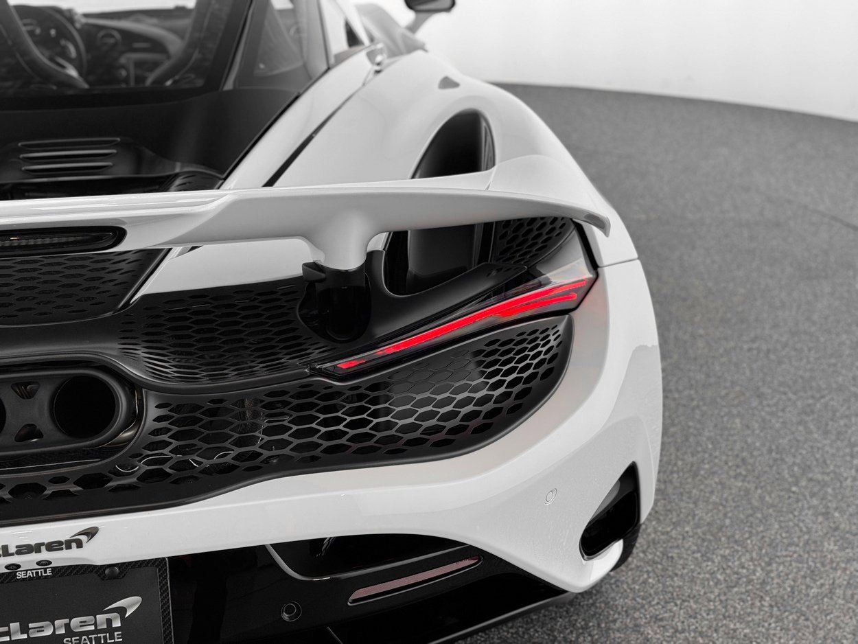 New 2026 McLaren 750S image 38