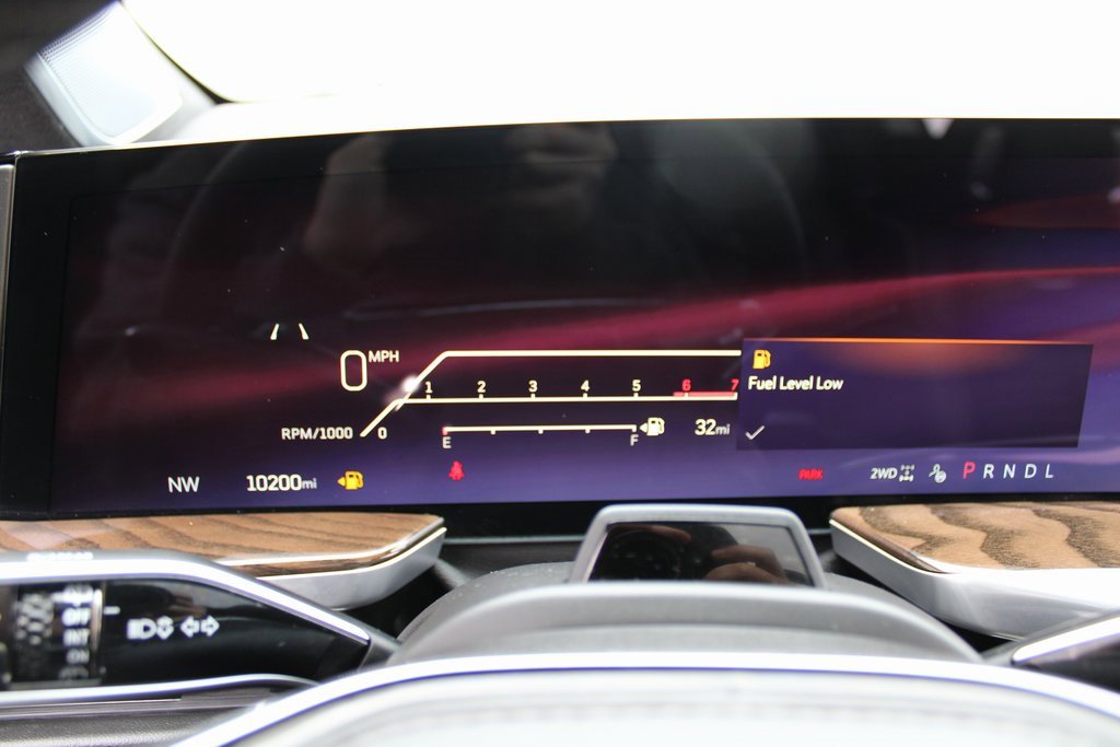 Used 2025 Cadillac Escalade ESV Sport Platinum w/ LPO, ONYX Package image 14