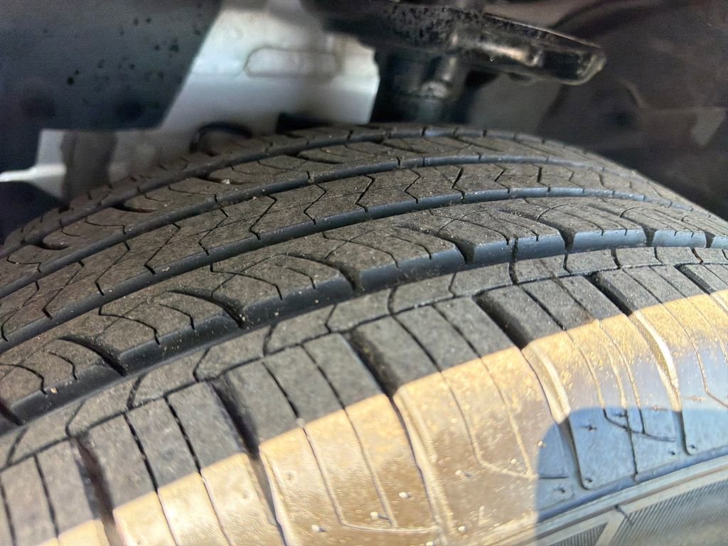 Used 2023 Nissan Rogue SV w/ SV Premium B Package image 34