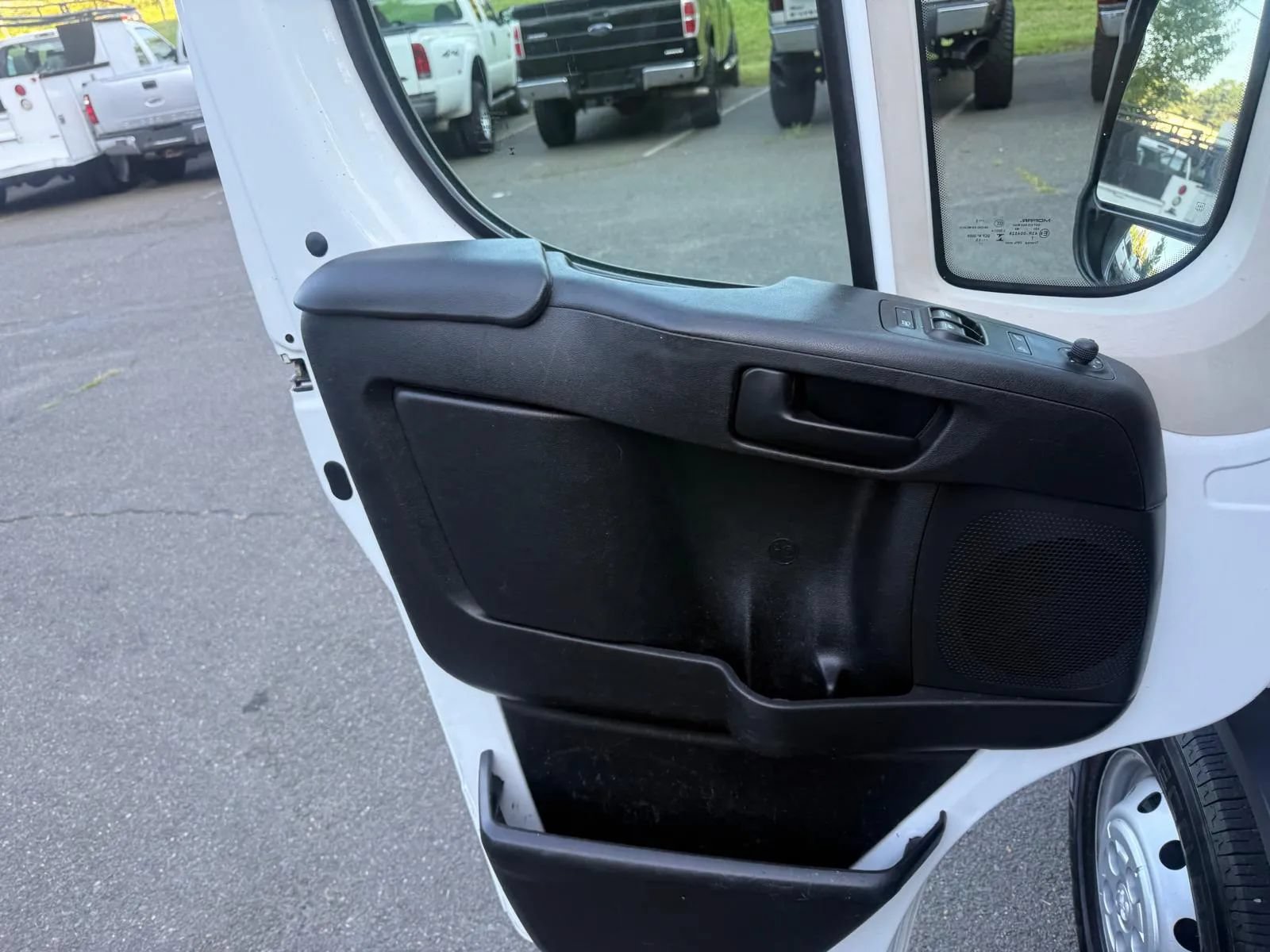 Used 2015 RAM ProMaster 3500 w/ Interior Convenience Group FWD image 16