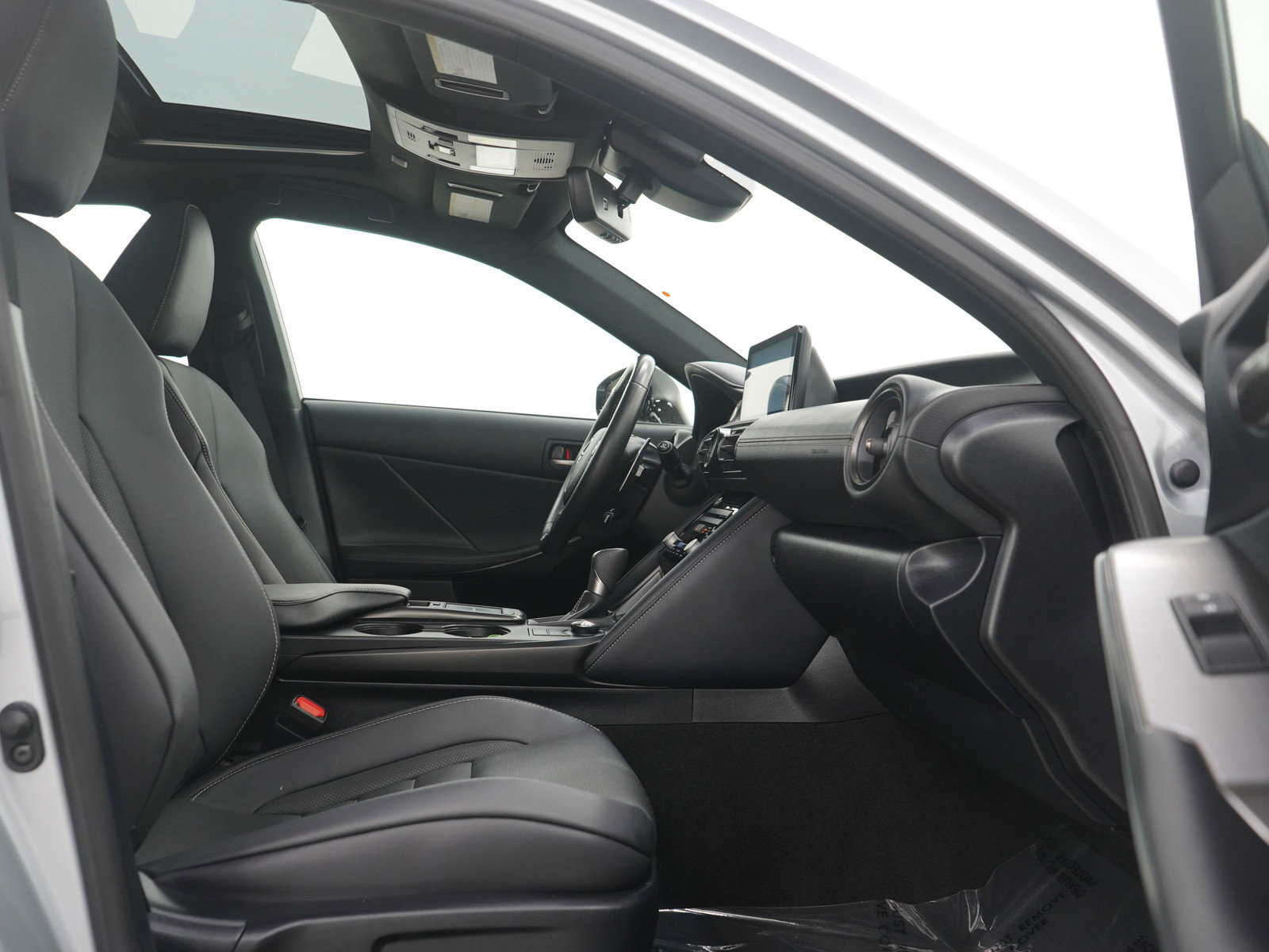 Used 2024 Lexus IS 500 RWD image 11