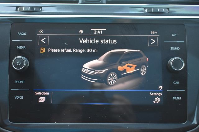 Used 2023 Volkswagen Tiguan SE R-Line image 23