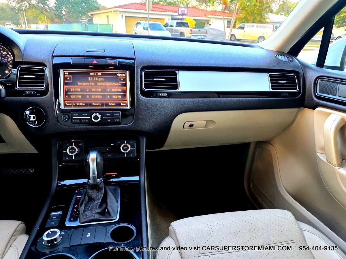 Used 2011 Volkswagen Touareg Sport image 44