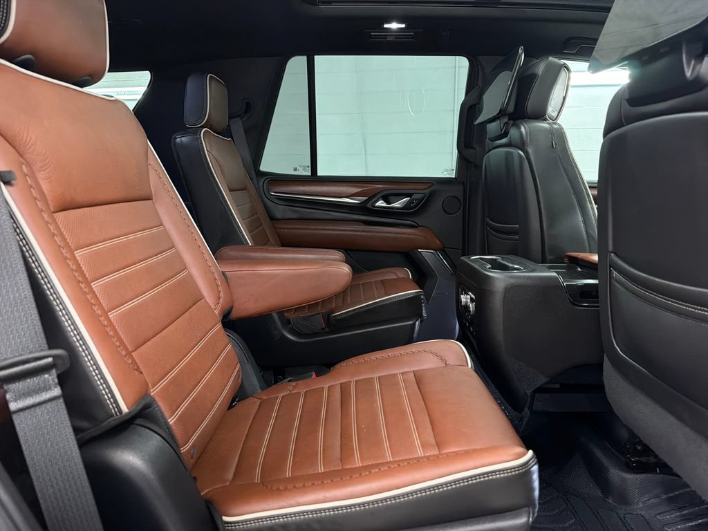 Used 2023 GMC Yukon Denali Ultimate AWD/4WD image 32