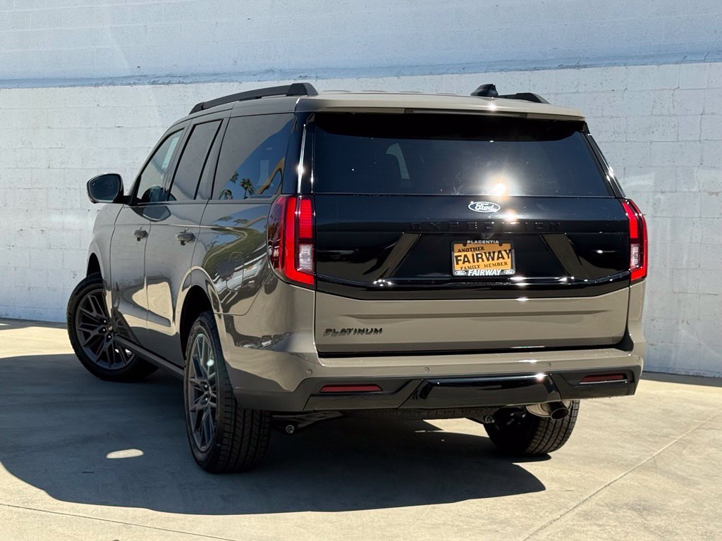 New 2027 Ford Expedition Platinum w/ Stealth Appearance Package RWD image 4
