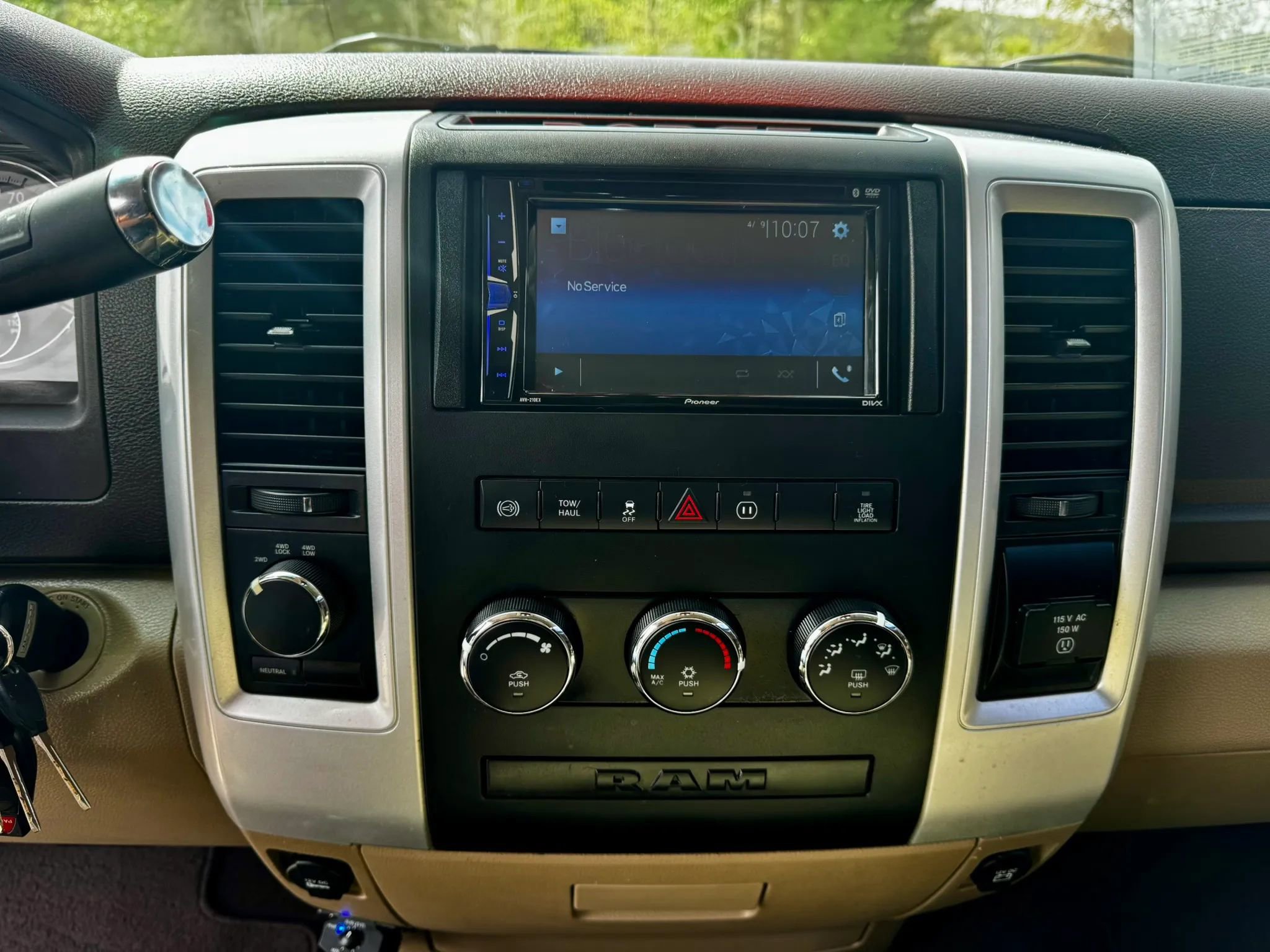 Used 2012 RAM 2500 SLT w/ Cold Weather Group image 11