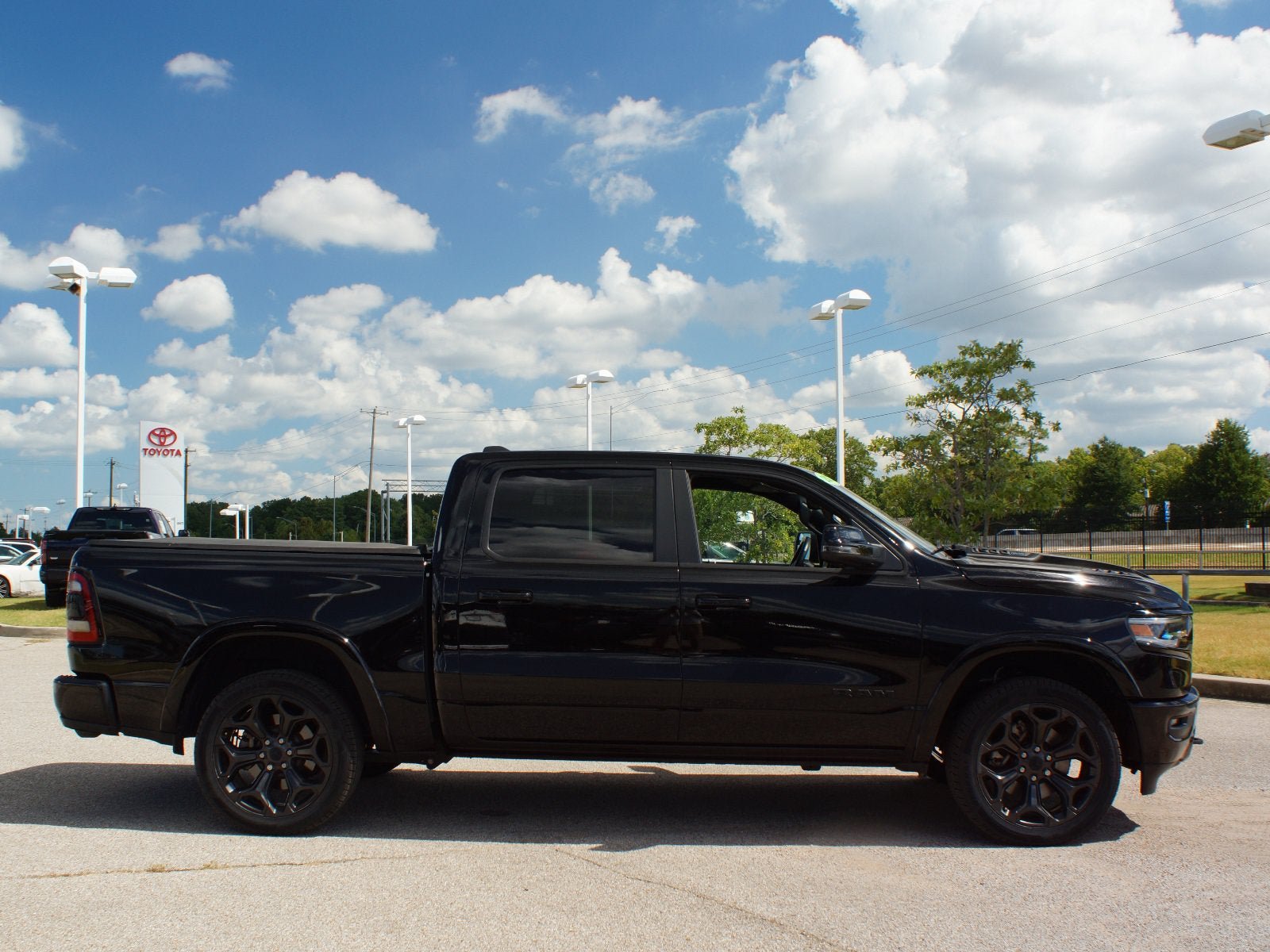 Used 2023 RAM 1500 Limited w/ Night Edition AWD/4WD image 23