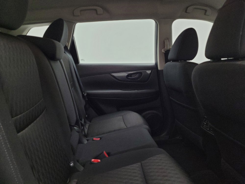 Used 2019 Nissan Rogue S image 19