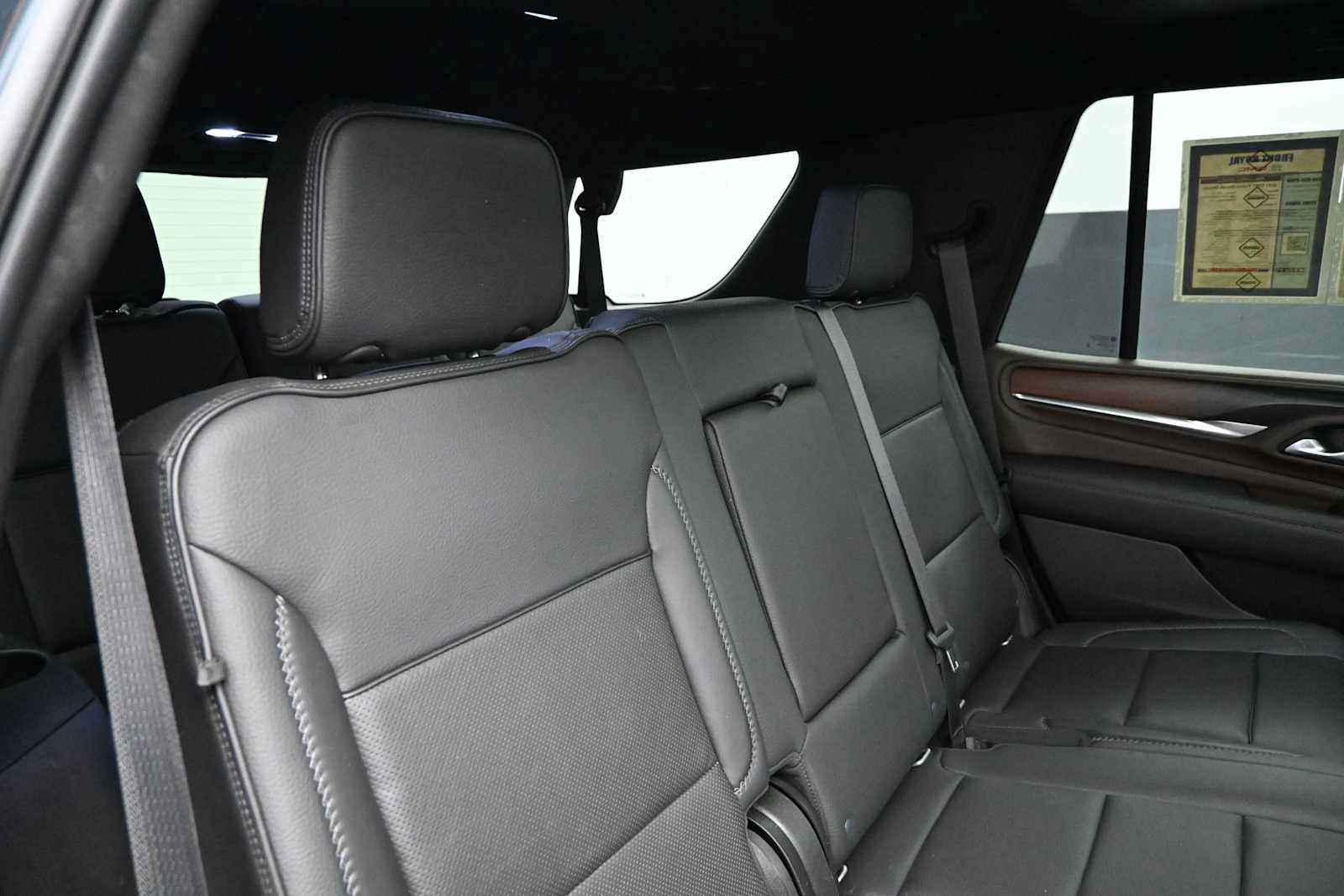 Used 2021 GMC Yukon Denali w/ Denali Premium Package RWD image 35