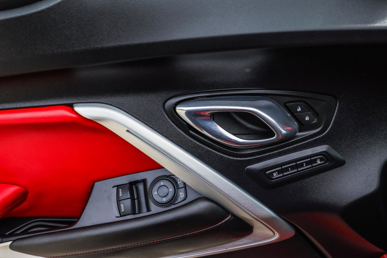 Used 2016 Chevrolet Camaro SS RWD image 40