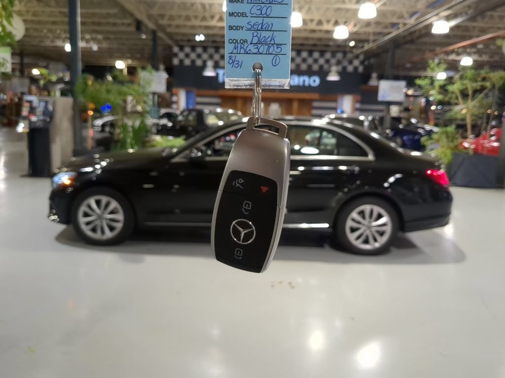 Used 2021 Mercedes-Benz C 300 4MATIC Sedan image 4