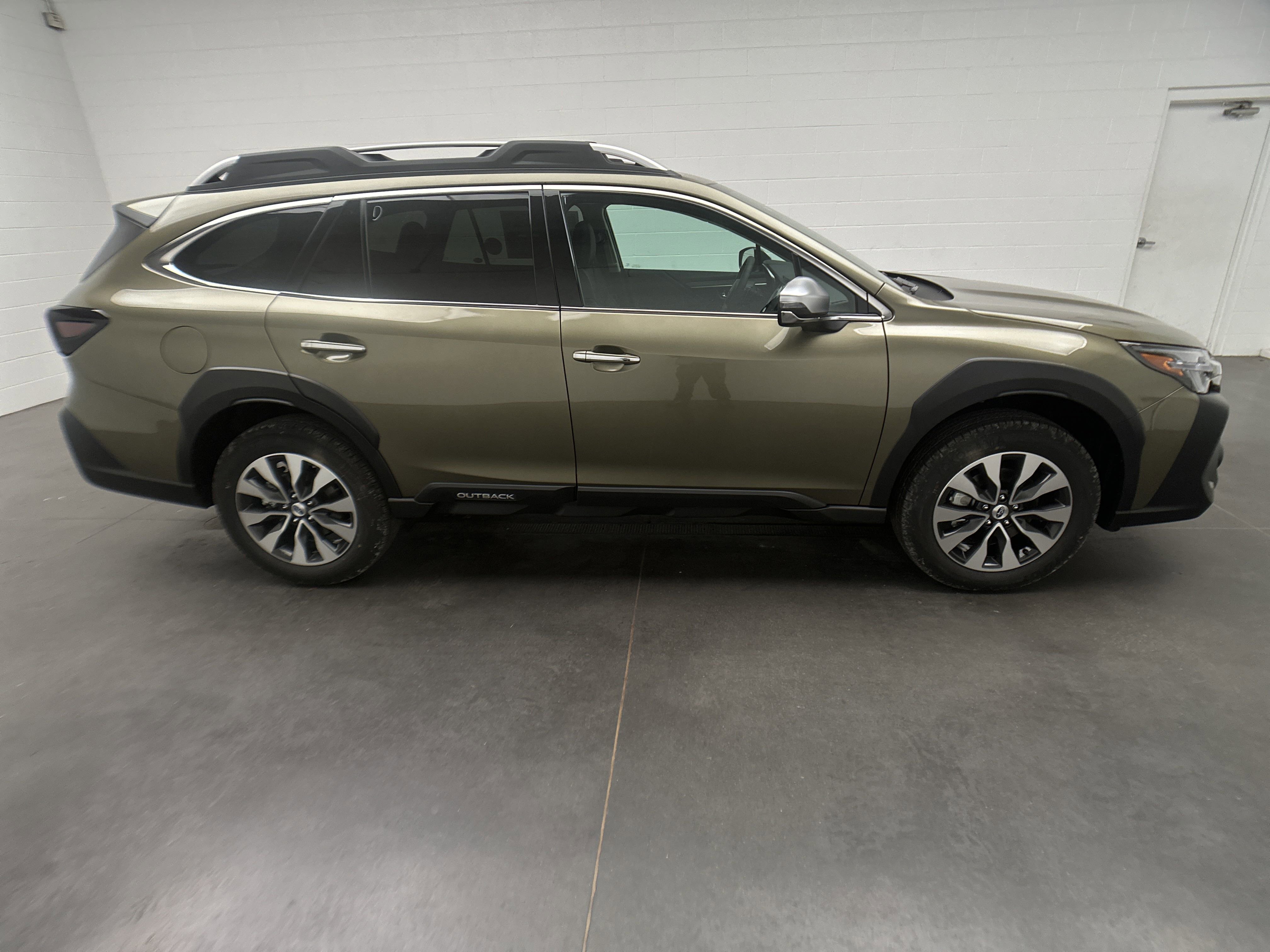 New 2025 Subaru Outback Touring image 10